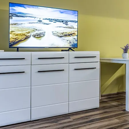 Διαμέρισμα 20th One Bedroom - Private Parking Included *