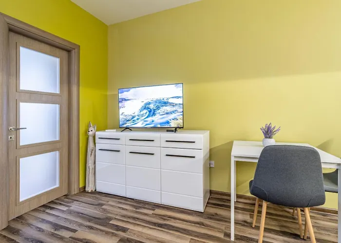 20th One Bedroom - Private Parking Included アパート *