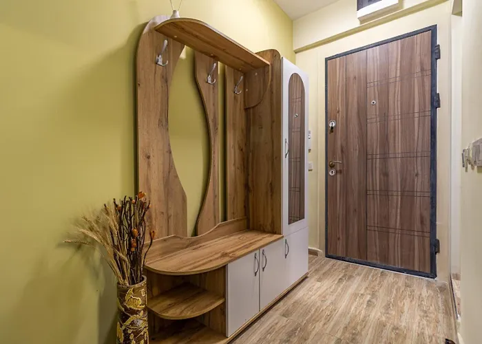 20th One Bedroom - Private Parking Included アパート