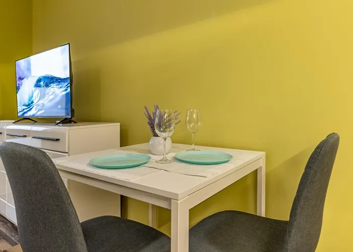 アパート 20th One Bedroom - Private Parking Included ソフィア